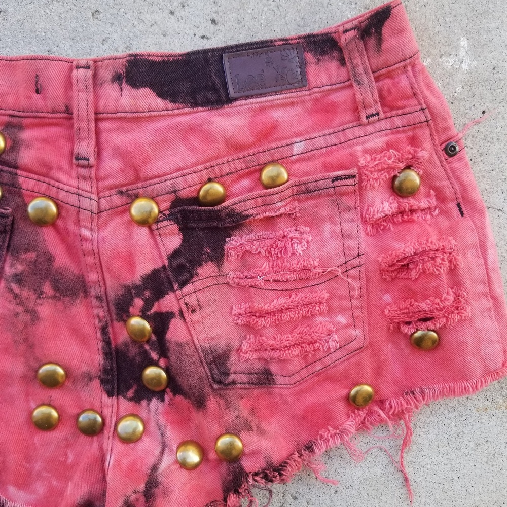 Lee Red Cut off Distressed Tie Dye Denim Shorts - Picture 7 of 7